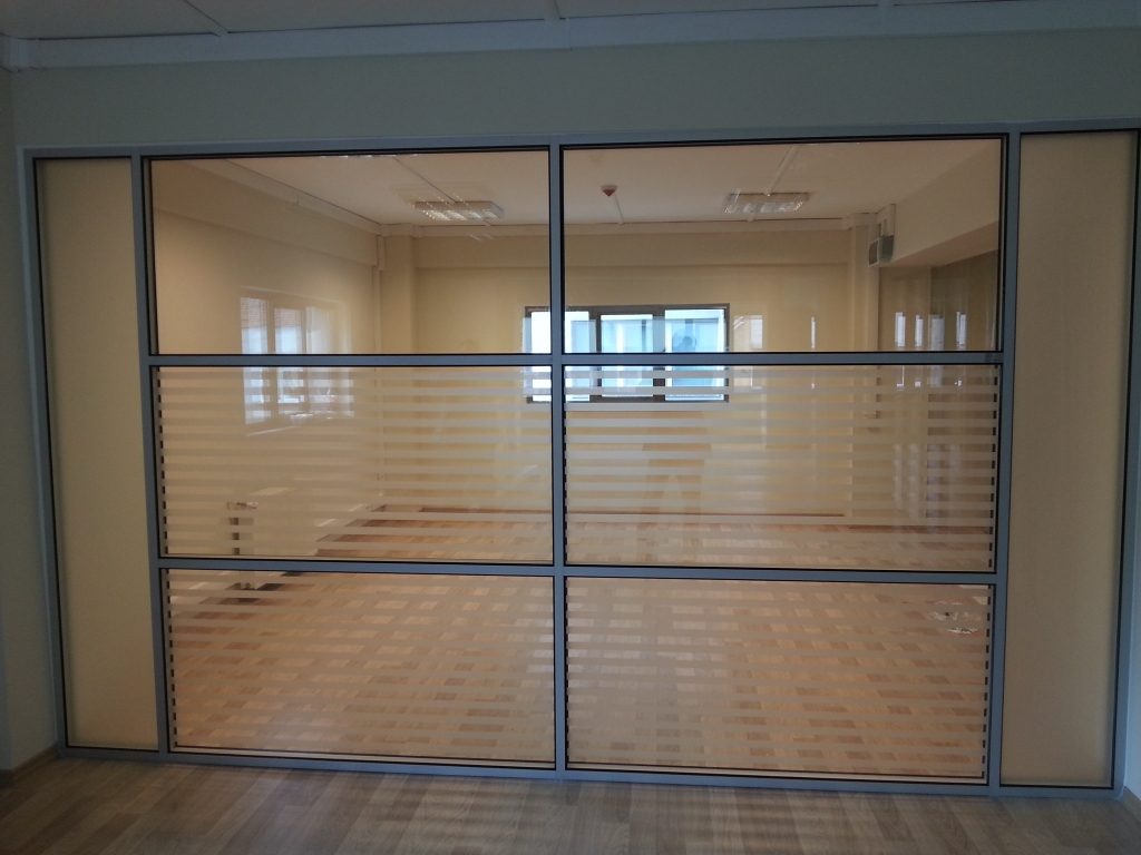 Yatay Cam Ofis Bölme Duvar Sistemi Silent